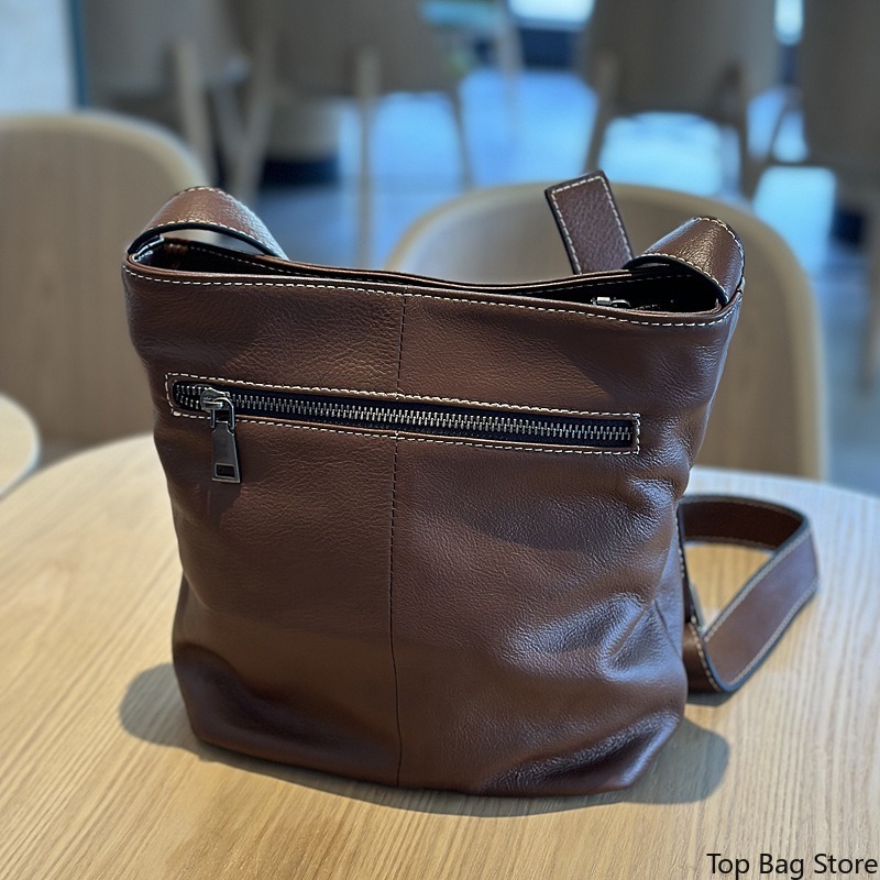 Torebka typu bucket bag z praw – Luxury Bags Quiet recenzja i cena